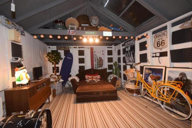 SUMMER HOUSE 2.JPG