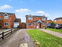 5, Livia Close, Hinckley LE10 0FA