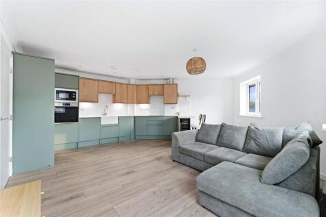 Wharf Way, Hunton Bridge, Kings Langley, Hertfordshire, WD4