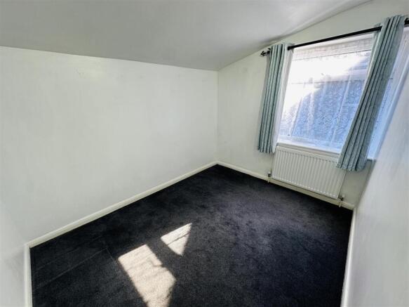 3 bed Terraced for sale Image 11