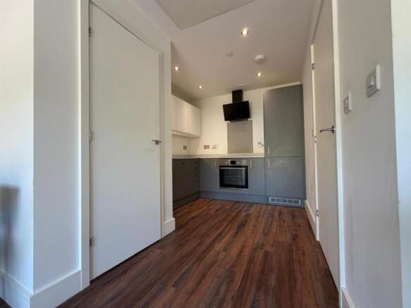 1 bed Apartment to rent Image 9