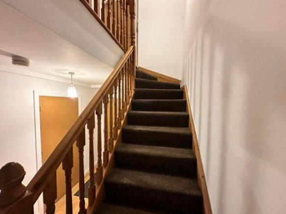 3 bed Apartment to rent Image 9