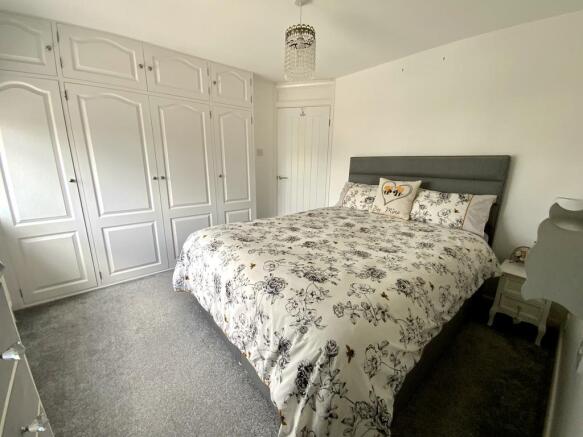 Bedroom 1 Wardrob...