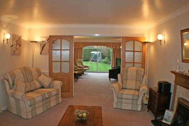 Lounge/dining room