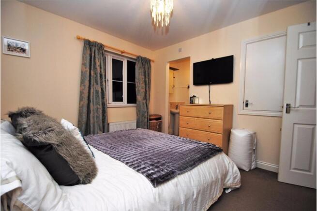 Master En-suite