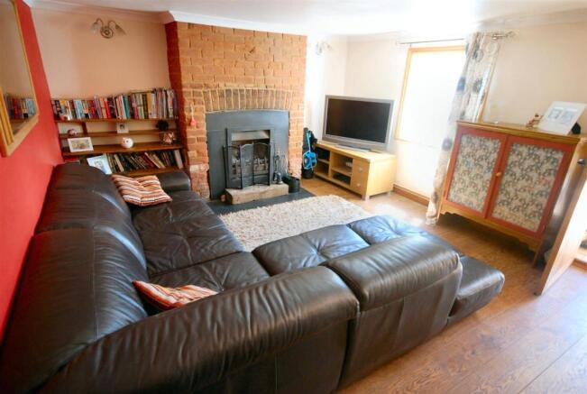 LivingRoom.JPG