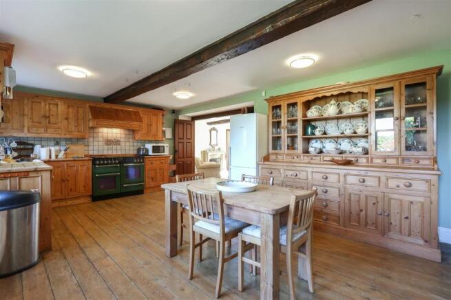 Kitchen Diner3.jpg