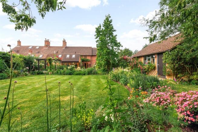 Calvert Cottages, Calvert Road, Steeple Claydon, Buckinghamshire, MK18 photo 4