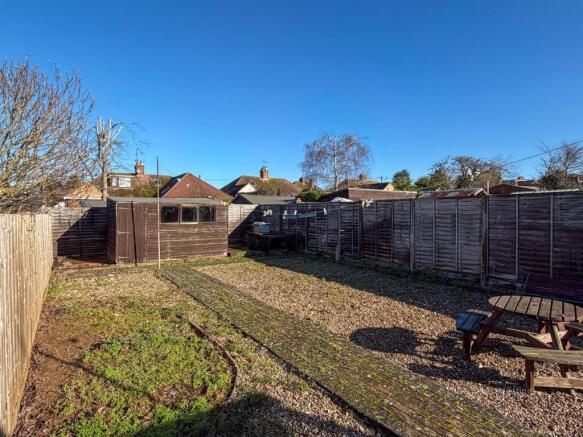 10 Edward Road Kettering-11.jpg