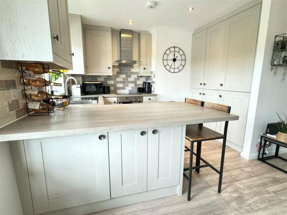 Kitchen 1.jpg