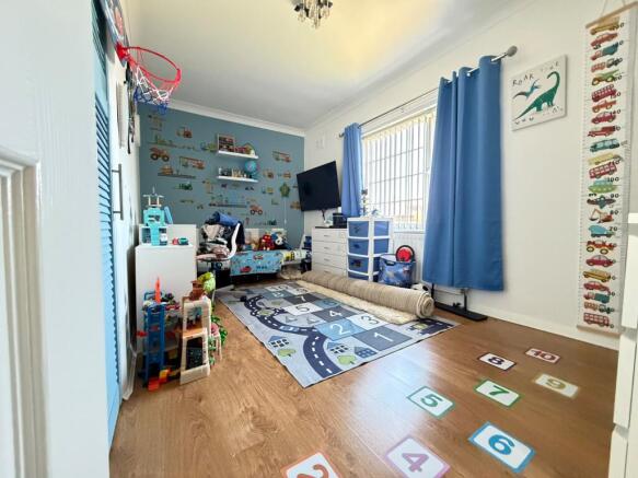 3 bed Semi-Detached for sale Image 4