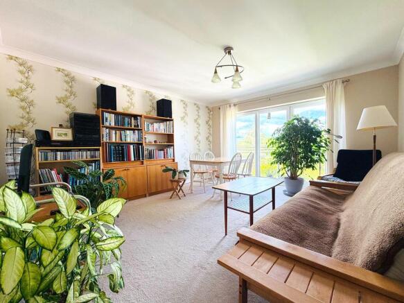 2 bed Flat for sale Image 4