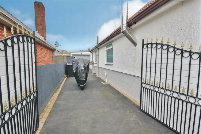 Photo 32