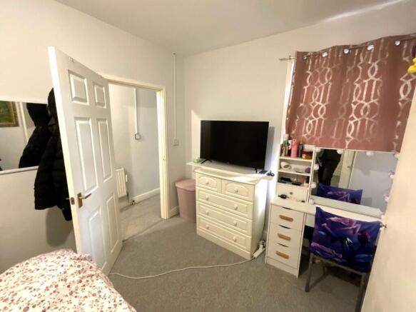 3 bed Terraced for sale Image 9