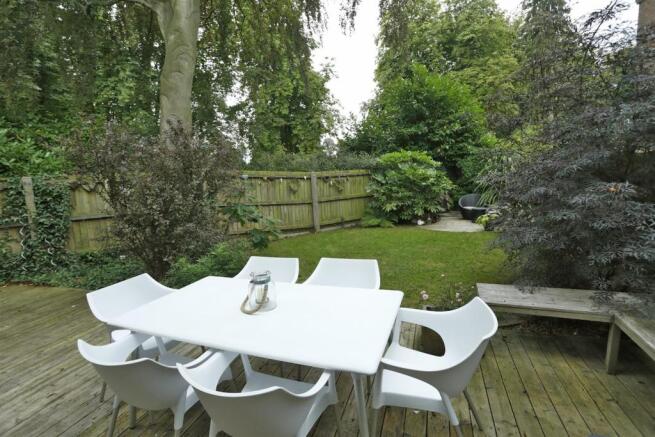ENTERTAINING SPACE