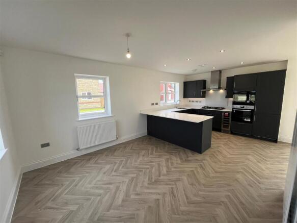 Kitchen, diner & family room