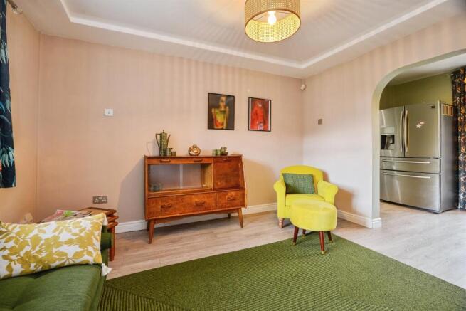2 bed Semi-Detached for sale Image 8