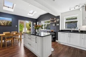 9, Maxwell Rise, Watford WD19 4DX