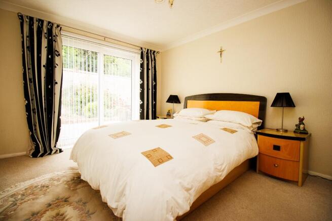 2 bed Detached Bungalow for sale Image 8