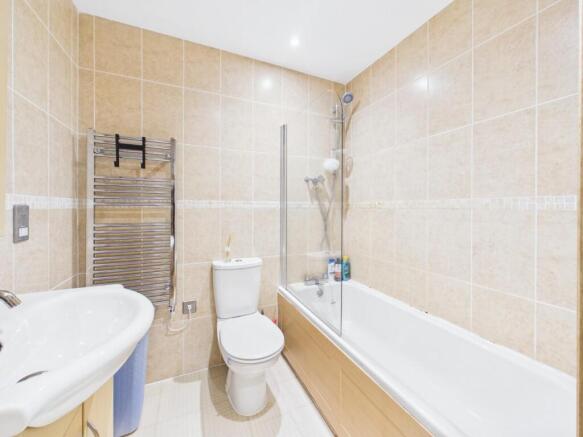 2 bed Apartment for sale Image 9