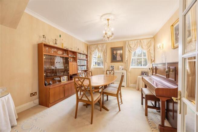 5 bed Semi-Detached for sale Image 4