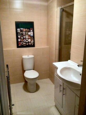 En-suite bathroom