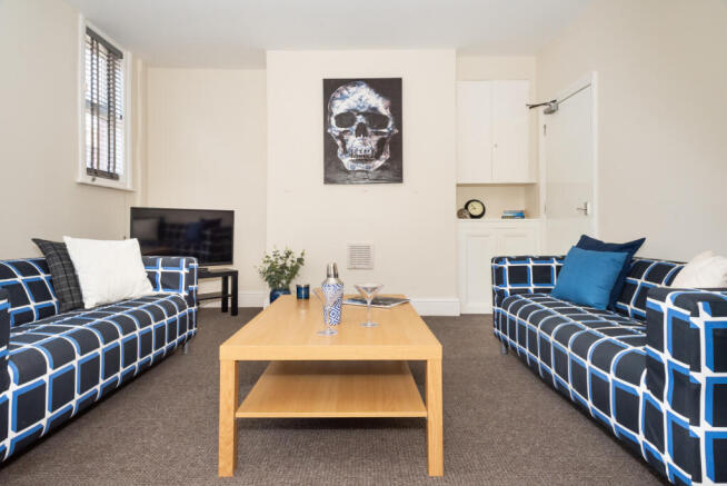 5 bed Terraced to rent Image 4