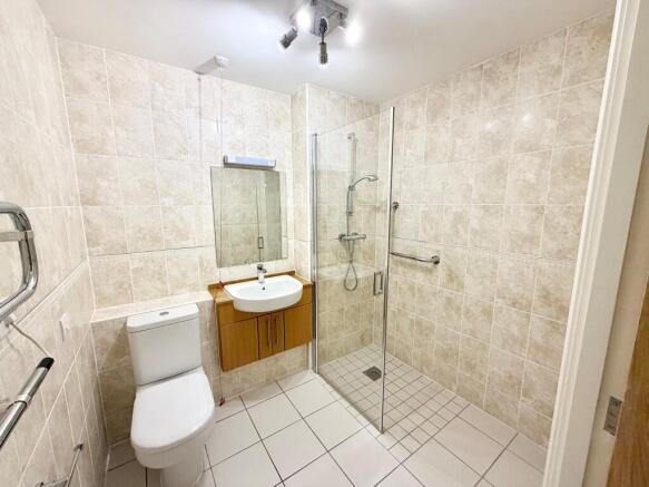 2 bed Apartment for sale Image 5