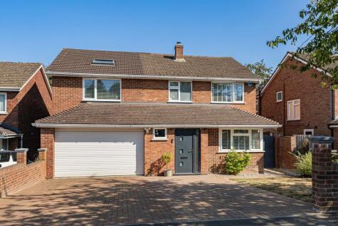 Alma Way, Farnham, Surrey, GU9