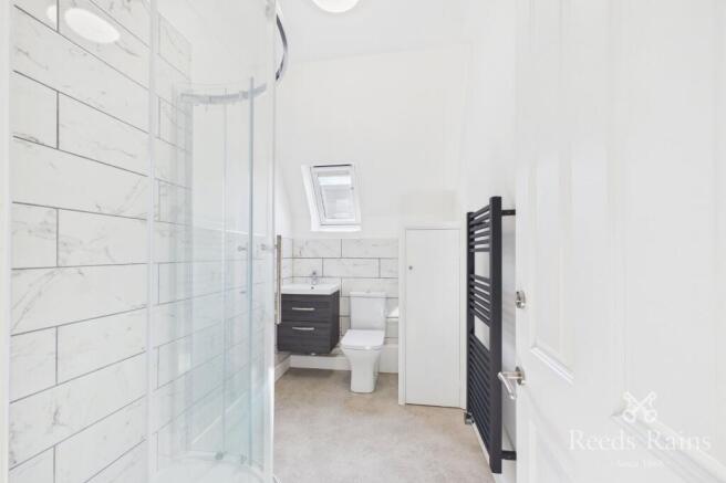 2 bed Apartment to rent Image 8