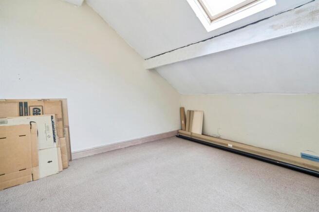 3 bed Terraced for sale Image 11