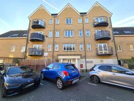 19, 46 Aqua House, Varcoe Gardens, Hayes UB3 2FH