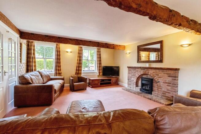 4 bed House for sale Image 6