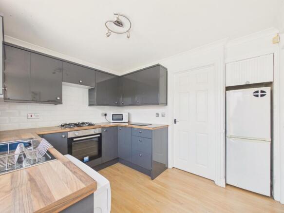 2 bed Semi-Detached Bungalow for sale Image 7