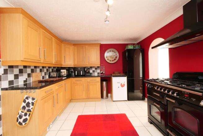 3 bed Detached for sale Image 6