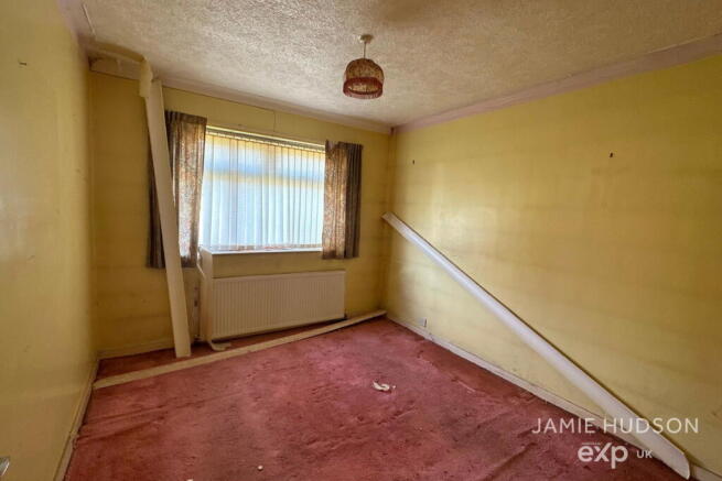 3 bed Semi-Detached Bungalow for sale Image 12