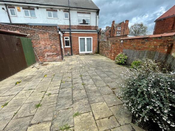 3 bed End of Terrace to rent Image 10