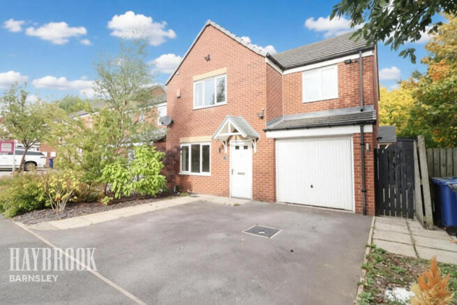 4-bed detached on Bluebell Bank, Barnsley, £280,000