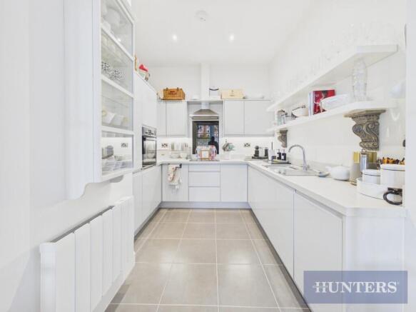 2 bed Apartment for sale Image 8