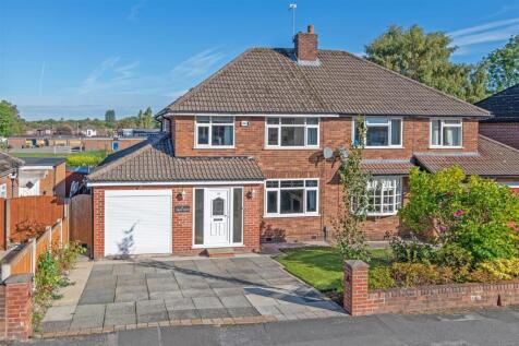 Moore Avenue, Thelwall, WA4