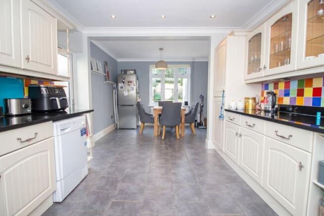 Kitchen / Dining