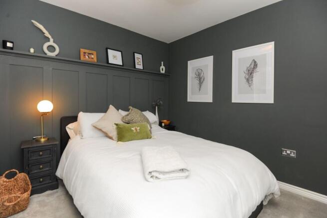 5 bed Detached for sale Image 12