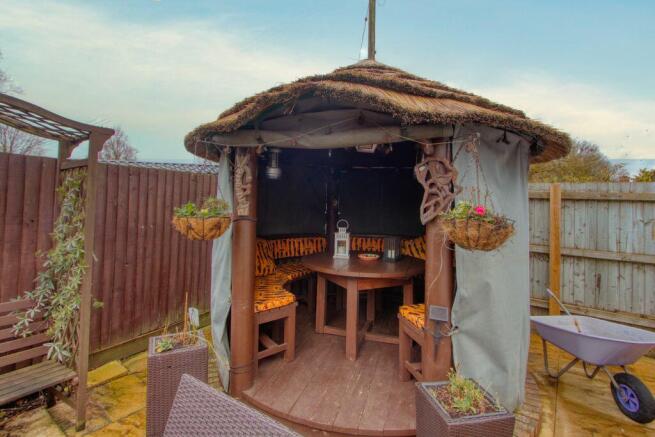 African Round Hut/Lapa
