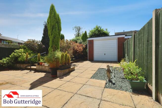 ENCLOSED REAR GARDEN