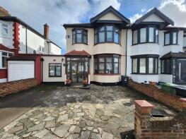 17, Lakeside Avenue, Ilford IG4 5PJ