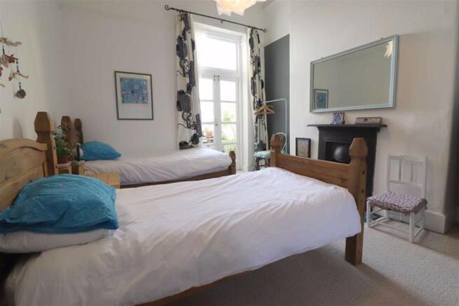 Bedroom/Dining Room