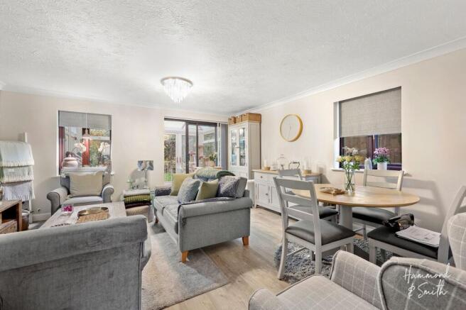 Lounge/Dining room
