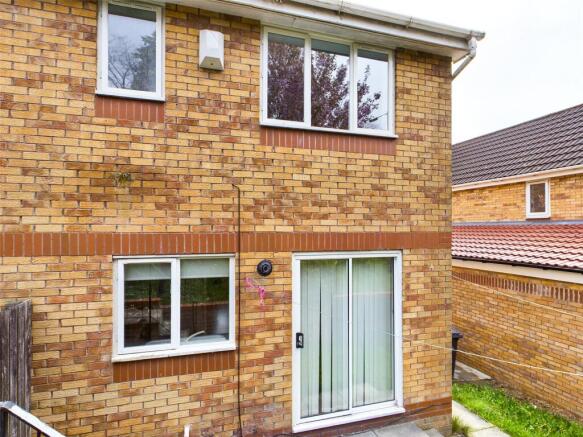 3 bed Semi-Detached to rent Image 10