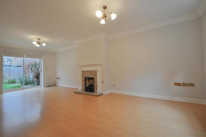 Living room 1.jpg