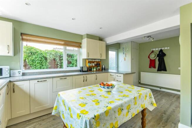kitchen iii.jpg